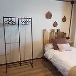 Hostel Hr *