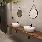 Hr