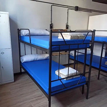 Hostel Hr *