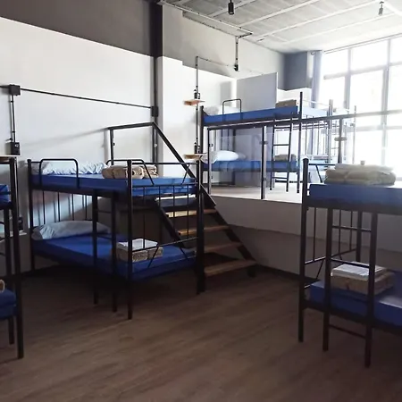 ホステル Hr
